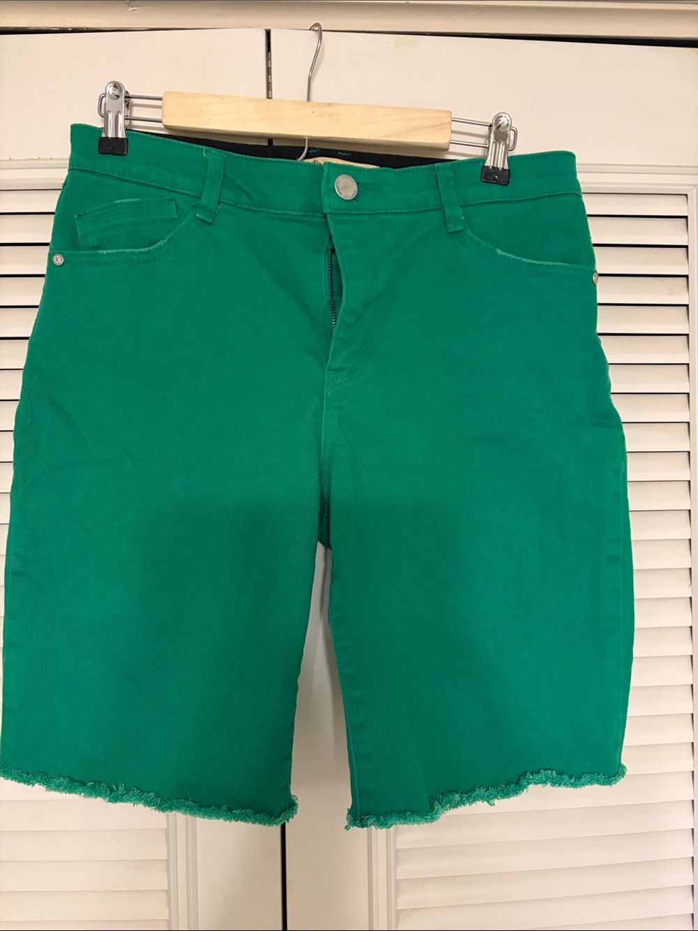 DEMOCRACY AB Technology Shorts